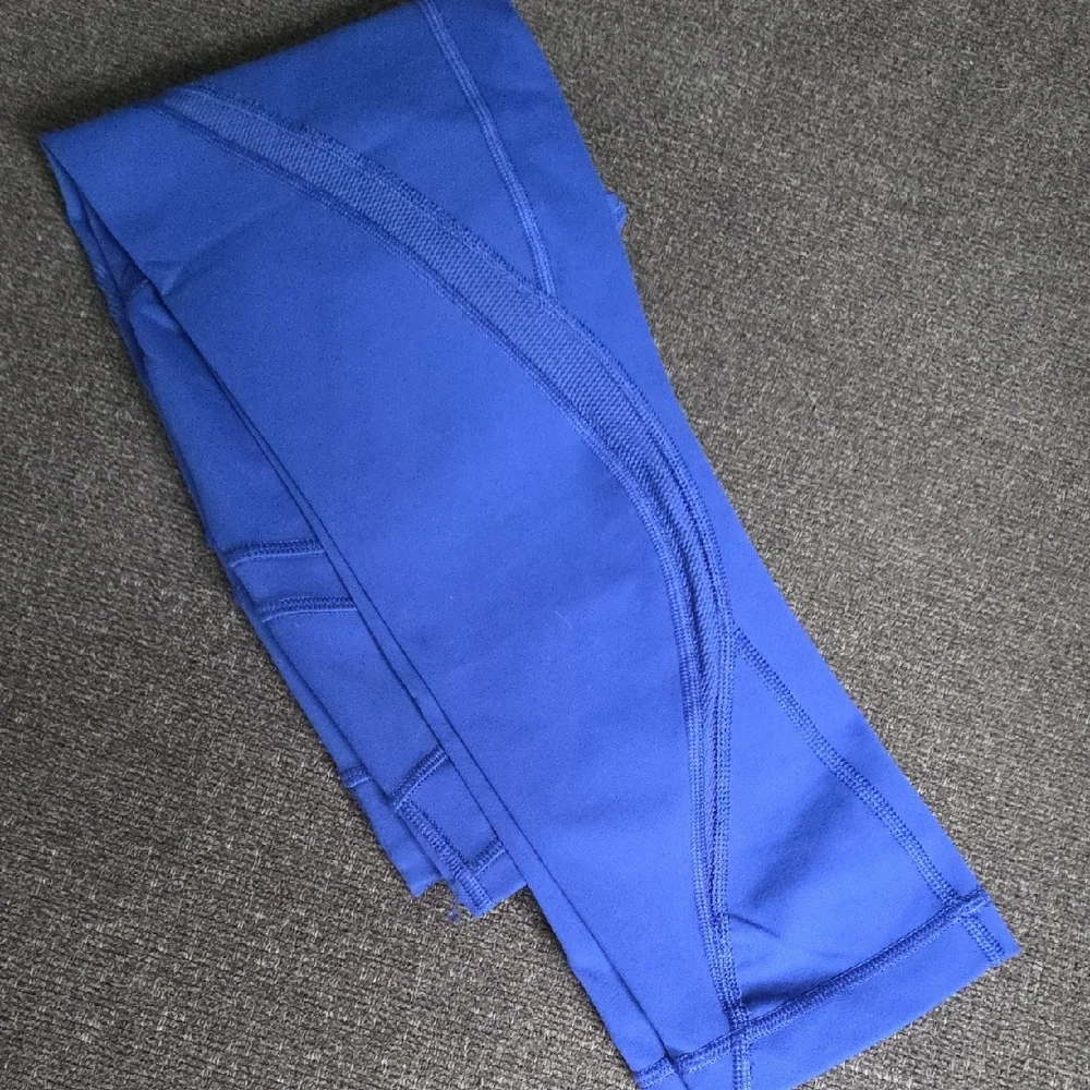 lululemon athletica Blue Free Flow crop Leggings Size 4 - Picture 5 of 5